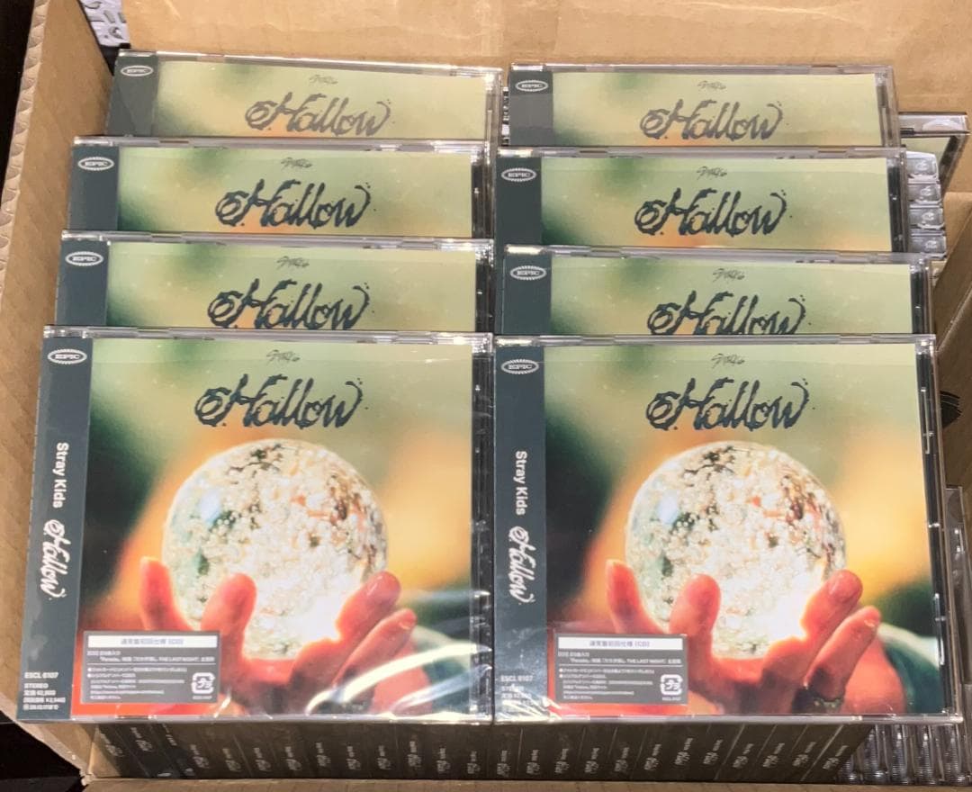 未開封CD8枚（シリアル入り）　Stray　Kids スキズ hollow