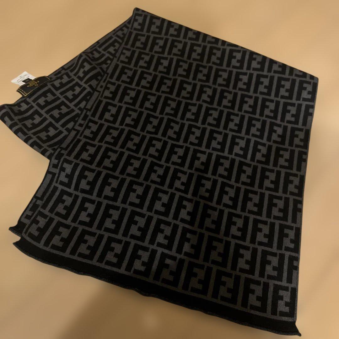 FENDI ロゴマフラー 50サイズ ブラック/グレー