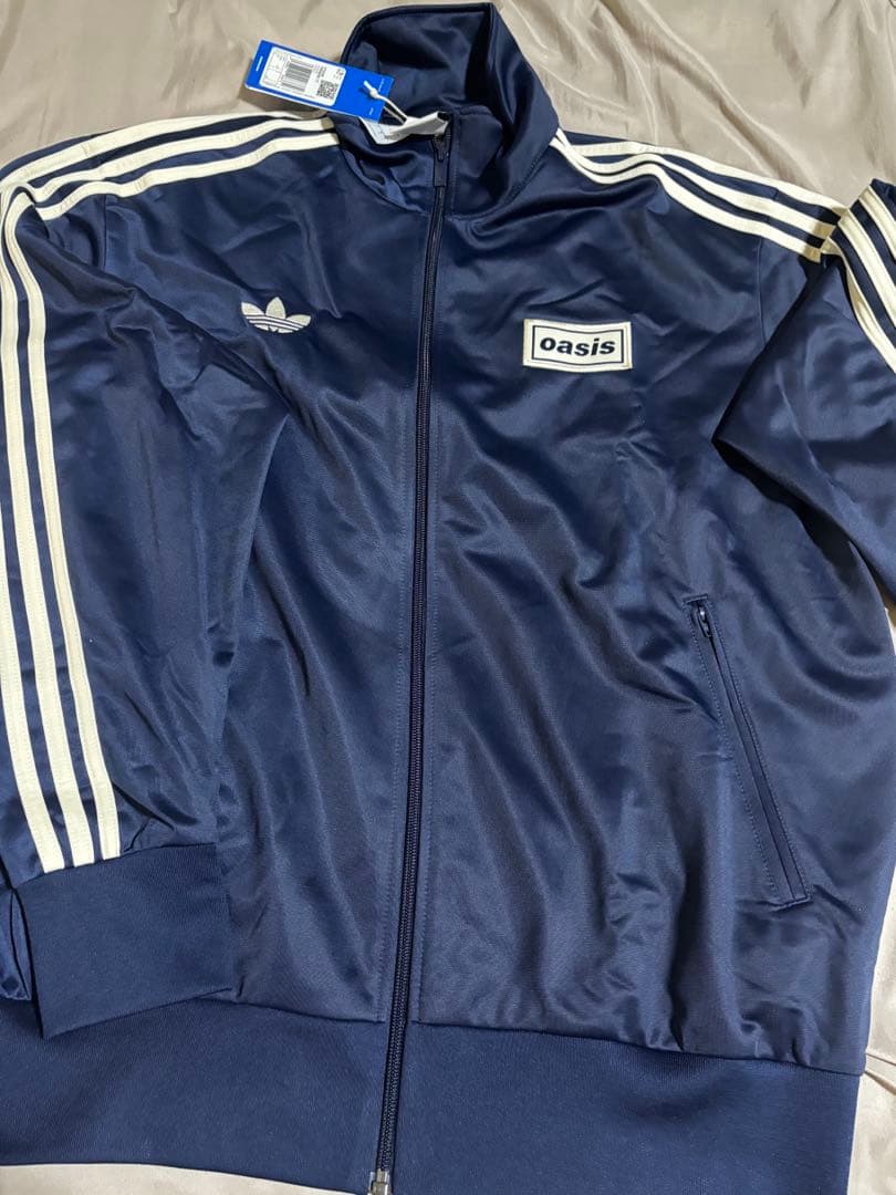 シ*ュ様 Oasis live sydney シドニー USA L サイズ ad