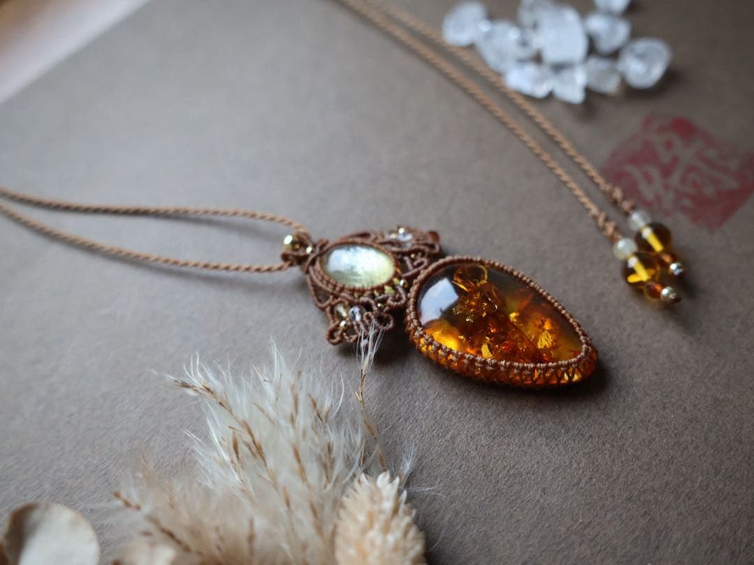 琥珀(花琥珀) ゴールドマイカ　マクラメ　ネックレス