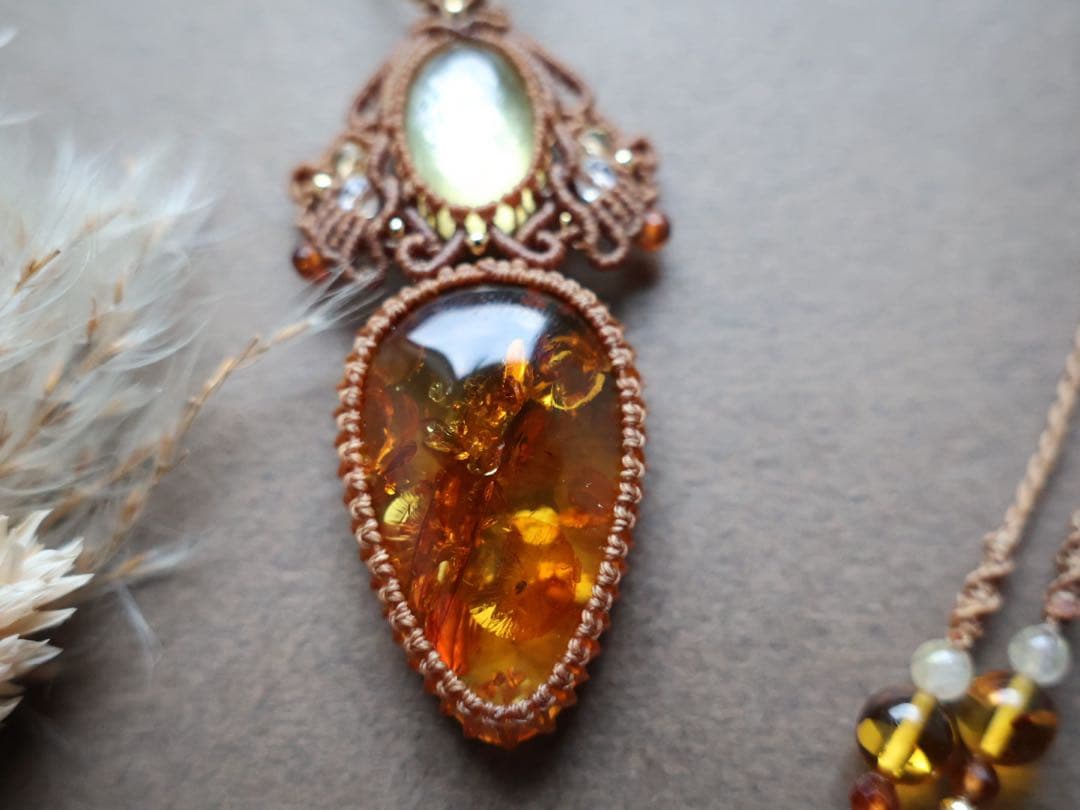 琥珀(花琥珀) ゴールドマイカ　マクラメ　ネックレス