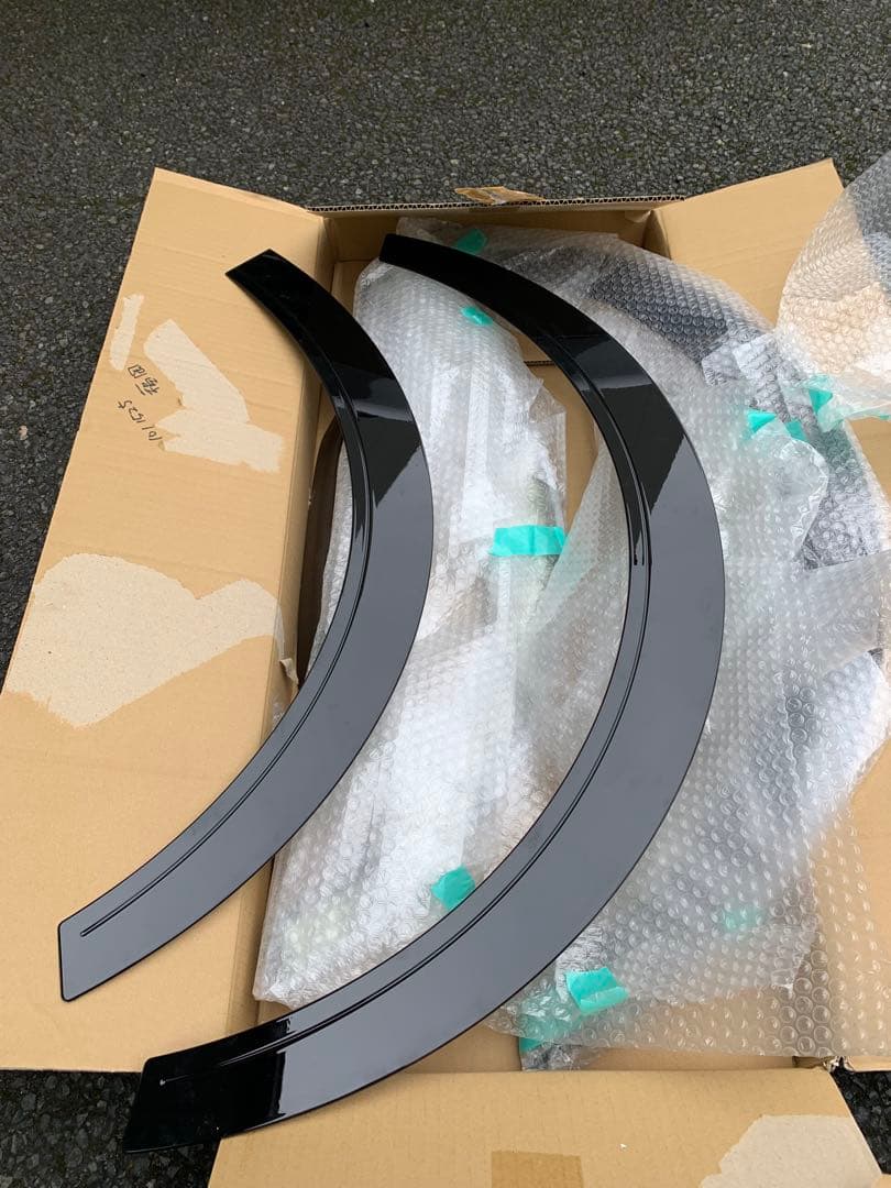 E26 キャラバン　オーバーフェンダー