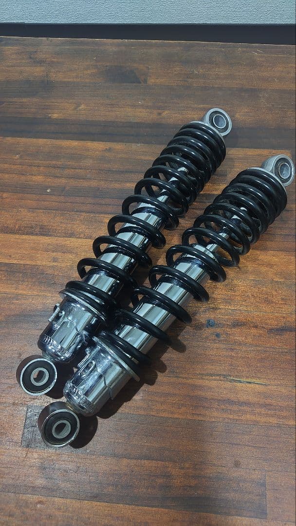 W800 純正 リアサスペンション（出品1月中旬まで）