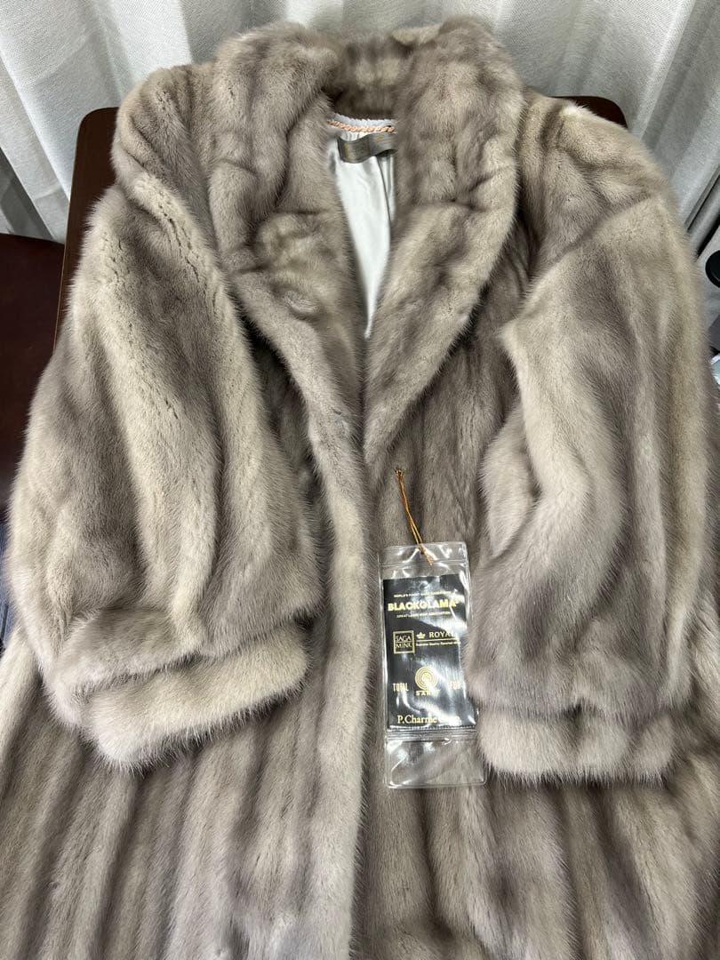 SAGA  毛皮ロングコート グレー