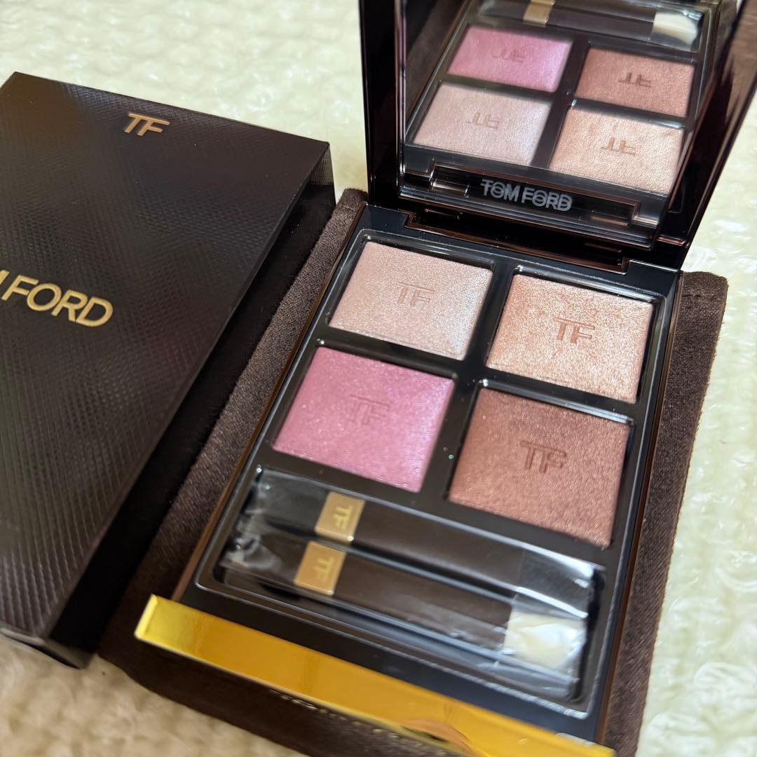 トムフォード　ビューティ　アイカラークォード　42A ヘイズィセンシュアリティ