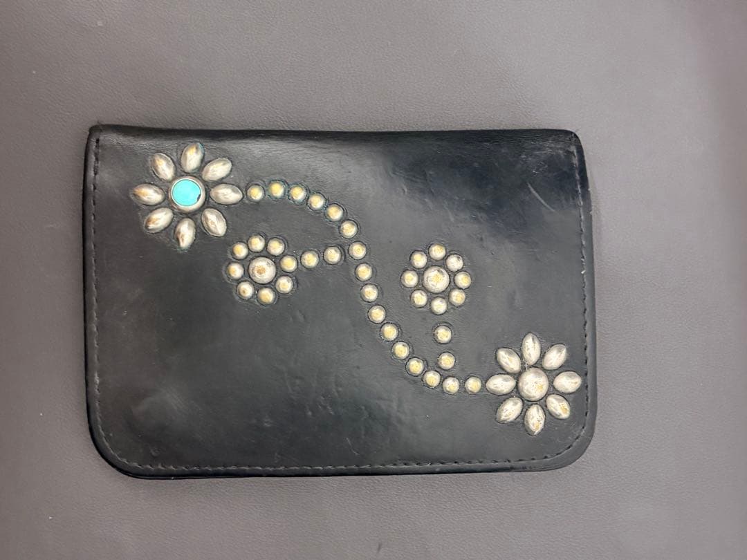 HTC 二つ折り財布　スタッズ