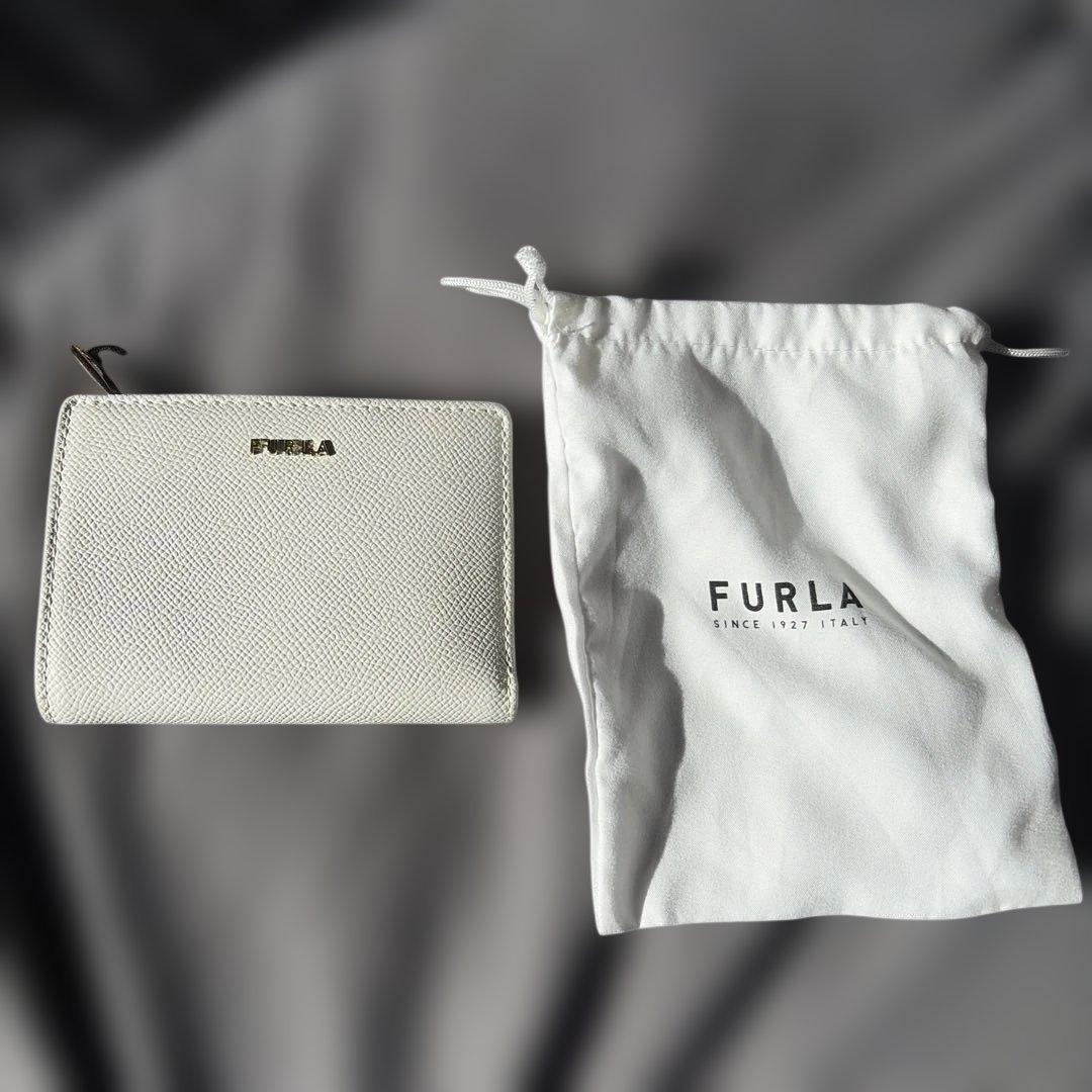 フルラ 二つ折り財布　白　花柄　袋付き