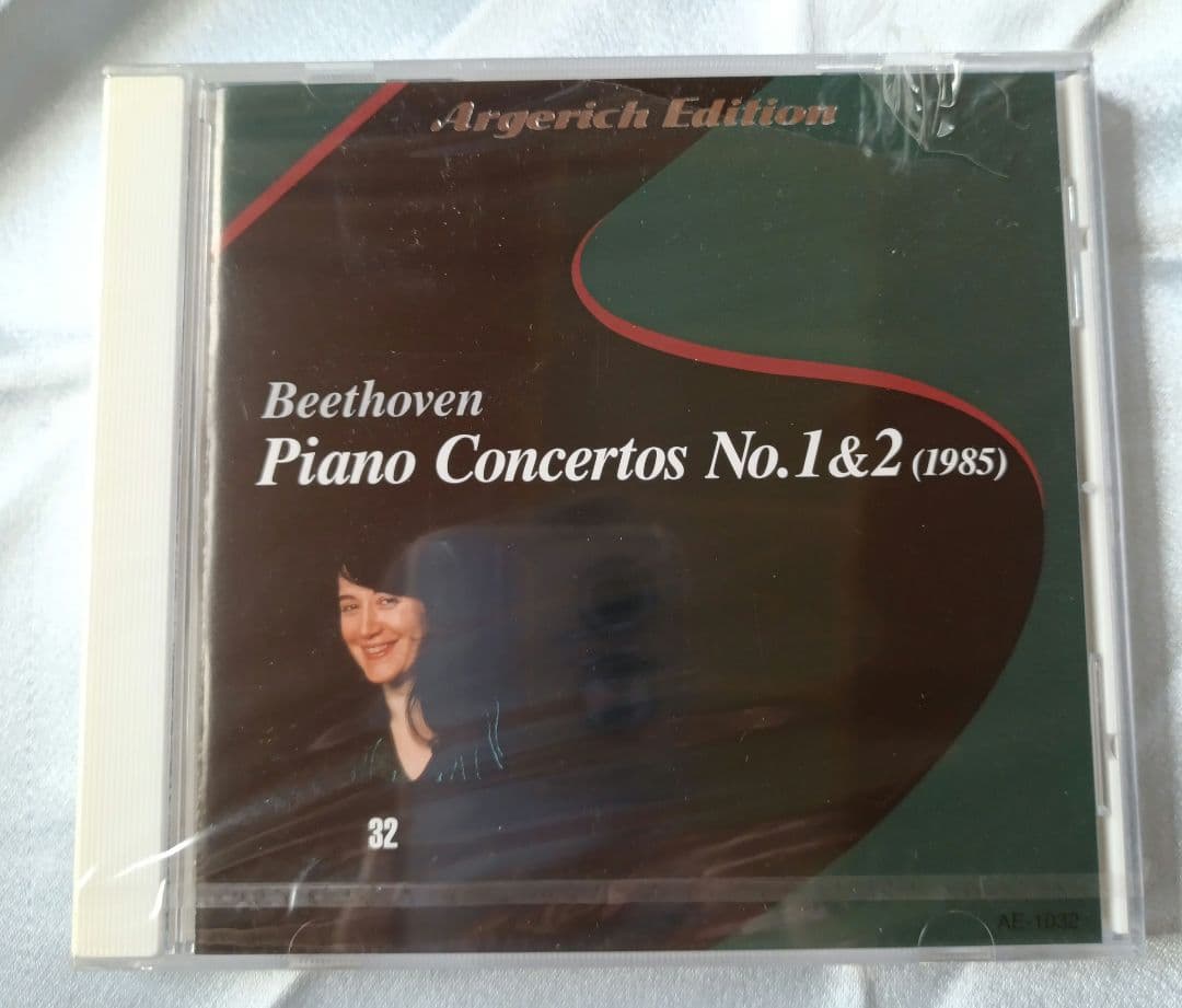 アルゲリッチエディション特別冊子&未開封CDベートーヴェンピアノ協奏曲No1.2