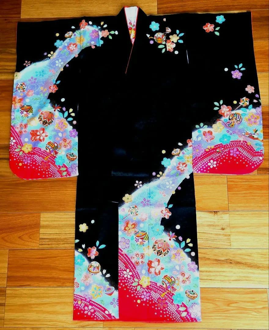 七五三用 正絹　花柄黒着物フルセット　着物　襦袢　帯　帯揚げ帯締め　バッグ　草履