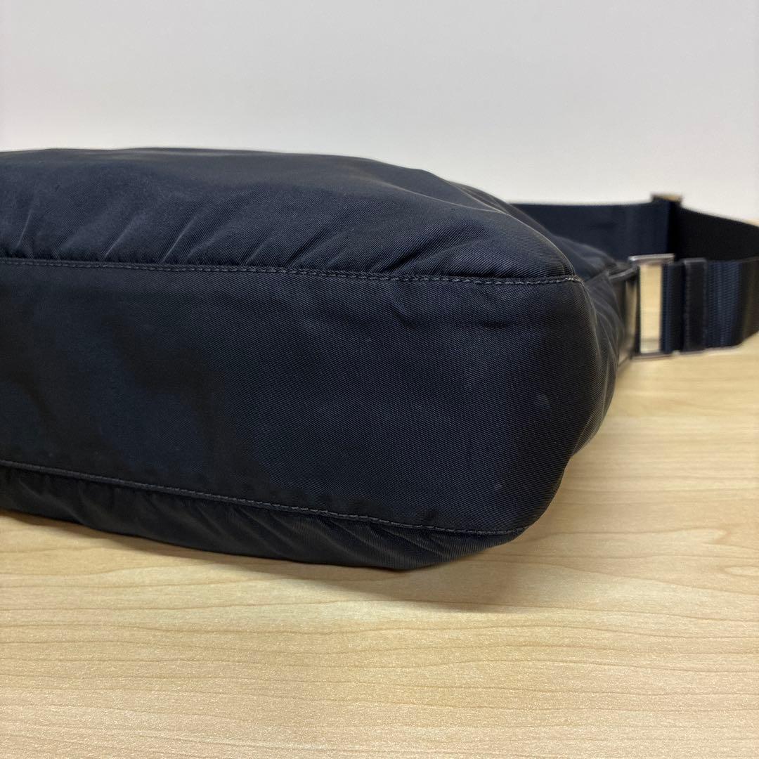 PRADA プラダ　ショルダーバッグ　ナイロン　ブラック　BT0421