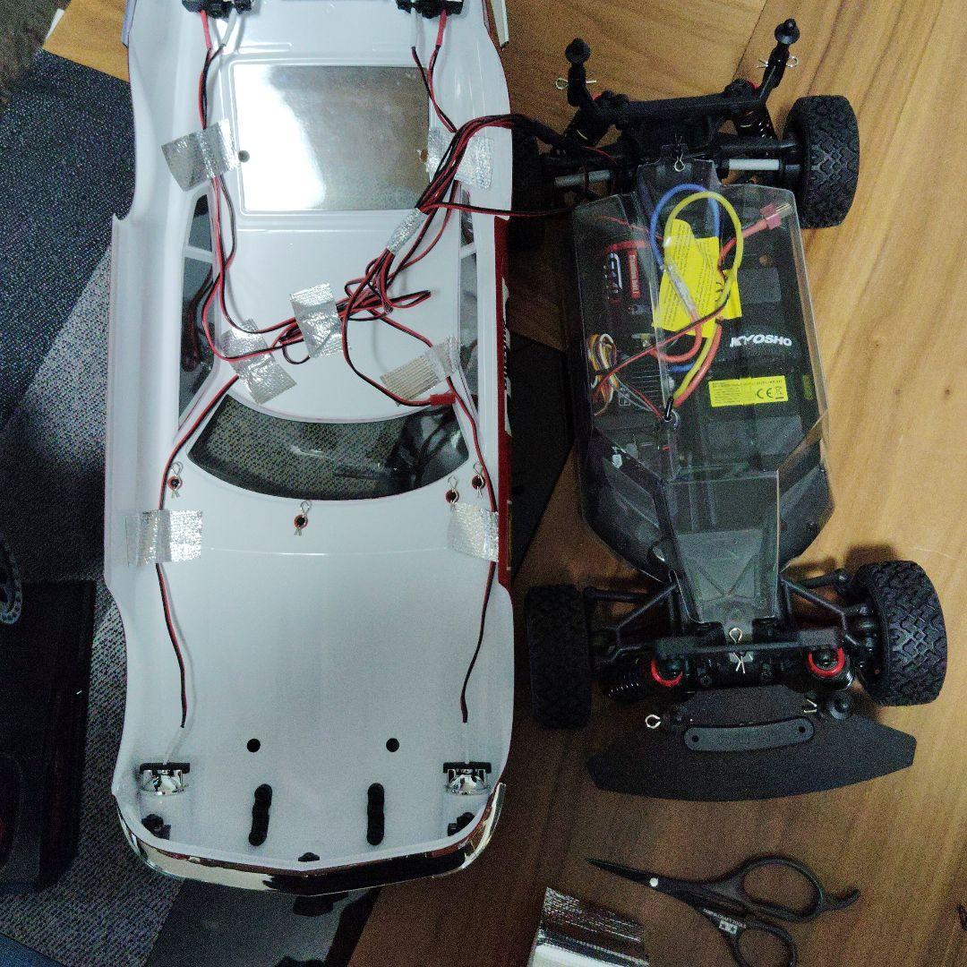 京商 ダットサン240 Z新品 LEDライト 埋め込み　バッテリー、充電器付き！