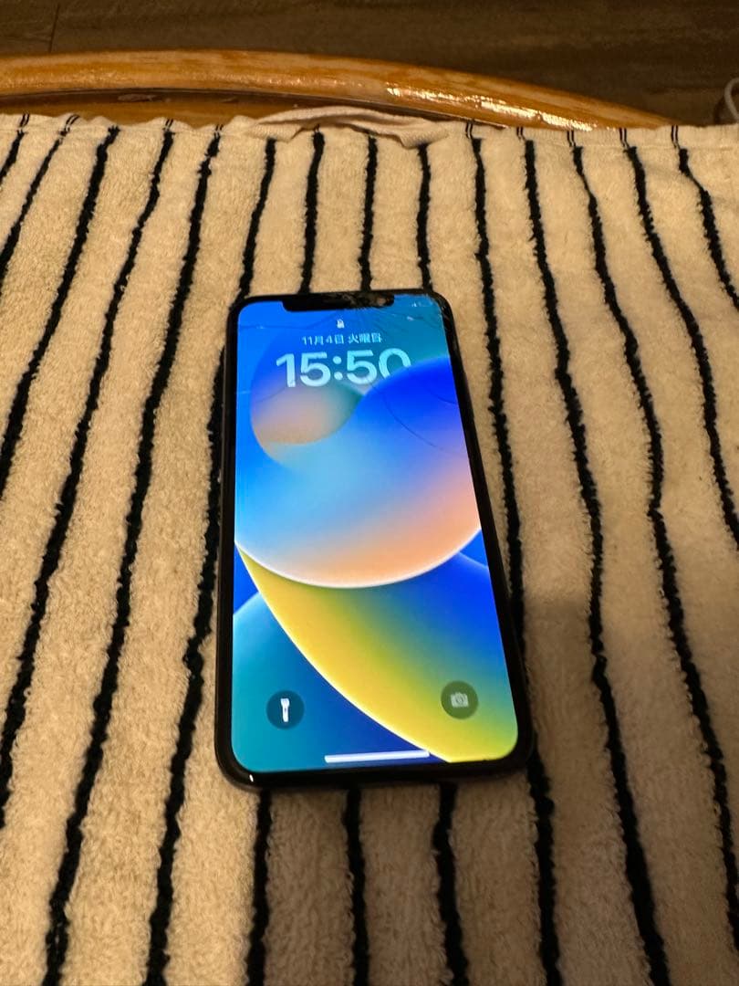 Apple iPhone 10 256GB 画面ひび割れあり