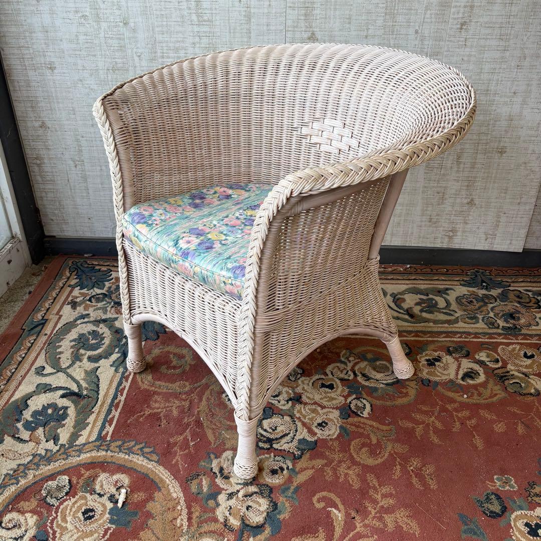 ①昭和レトロ ヴィンテージ ラタンダイニングチェア 花柄クッション アームチェア