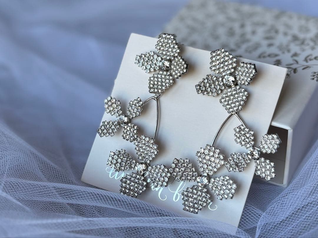 【エリザベスバウアー】イヤリング　June Bud Chandelier