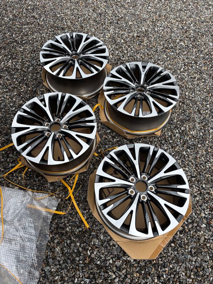 訳あり 新車外し TOYOTA ヤリスクロス Z 純正ホイール 18インチ